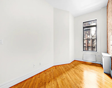 37 West 54th Street - Photo Thumbnail 5