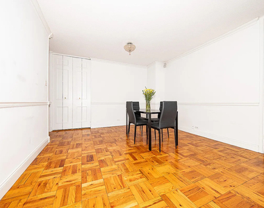 300 East 40th Street - Photo Thumbnail 9