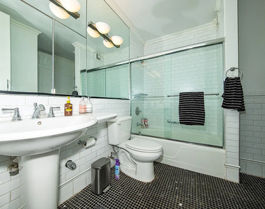 300 East 40th Street - Photo Thumbnail 6