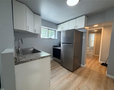 2812 Lanpark St - Photo Thumbnail 7