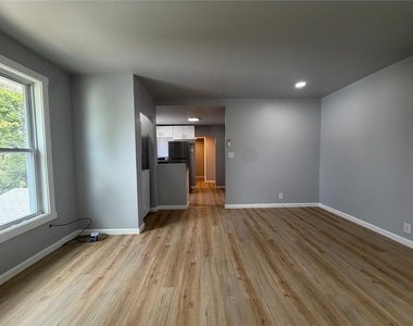 2812 Lanpark St - Photo Thumbnail 3