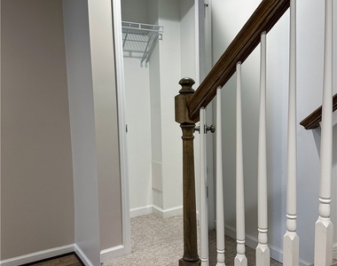 329 Parade St - Photo Thumbnail 2
