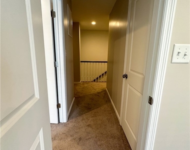 329 Parade St - Photo Thumbnail 14