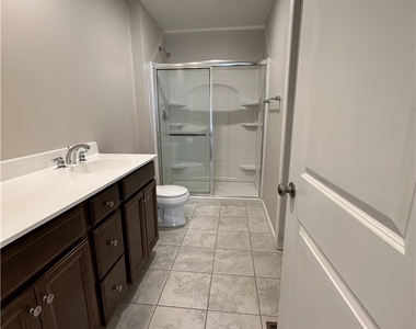 329 Parade St - Photo Thumbnail 12