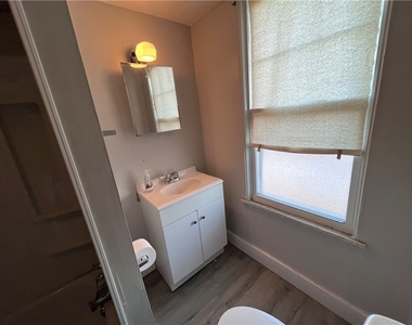 725 Clarissa St - Photo Thumbnail 13