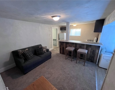 725 Clarissa St - Photo Thumbnail 11