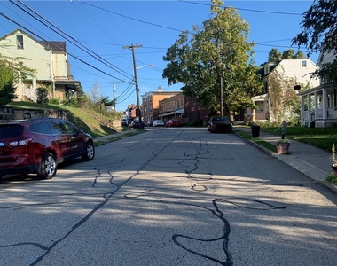 725 Clarissa St - Photo Thumbnail 1