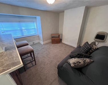 725 Clarissa St - Photo Thumbnail 10
