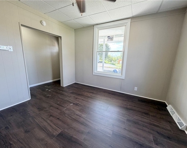 1305 Grimes St - Photo Thumbnail 2