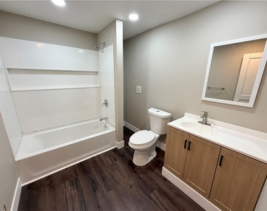 1305 Grimes St - Photo Thumbnail 16