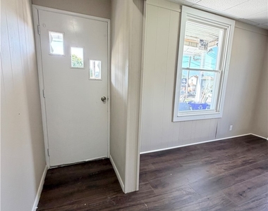 1305 Grimes St - Photo Thumbnail 1
