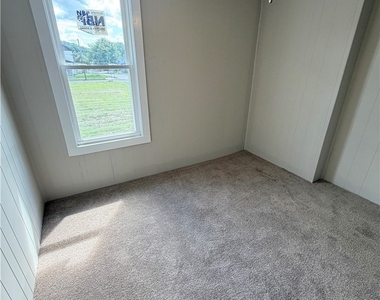 1303 Grimes St - Photo Thumbnail 14
