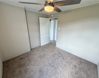 1303 Grimes St - Photo Thumbnail 13