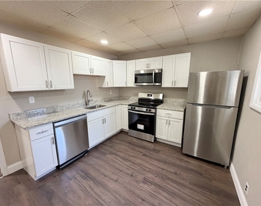 311 E Reynolds St - Photo Thumbnail 8