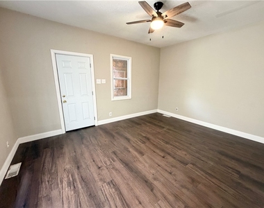 311 E Reynolds St - Photo Thumbnail 1