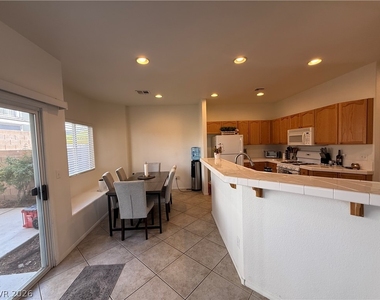 206 Heiple Court - Photo Thumbnail 4