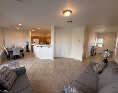 206 Heiple Court - Photo Thumbnail 2