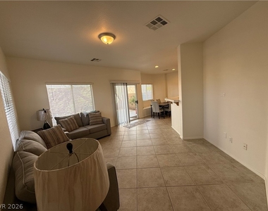 206 Heiple Court - Photo Thumbnail 3