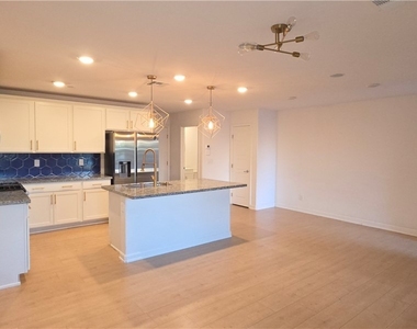 749 Omaggio Place - Photo Thumbnail 20