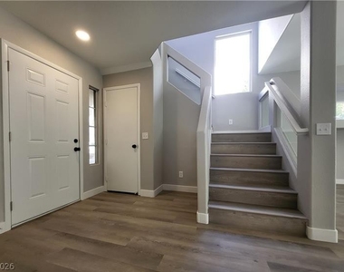 10208 Grecian Laurel Court - Photo Thumbnail 15