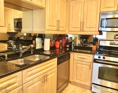 270 Flamingo Road - Photo Thumbnail 8