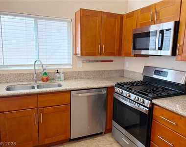 8455 Faucet Avenue - Photo Thumbnail 11