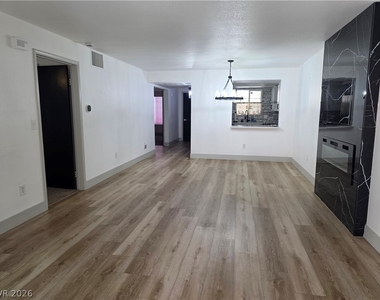 1909 Rio Canyon Court - Photo Thumbnail 4