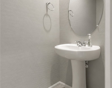 126 Pivot Avenue - Photo Thumbnail 7