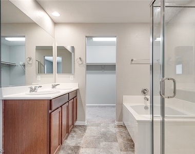 126 Pivot Avenue - Photo Thumbnail 10