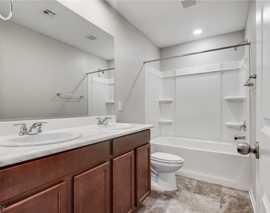 126 Pivot Avenue - Photo Thumbnail 14