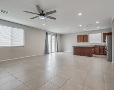 126 Pivot Avenue - Photo Thumbnail 2