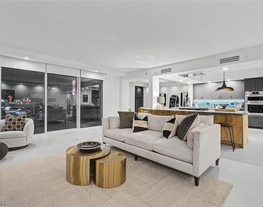 2877 Paradise Road - Photo Thumbnail 3