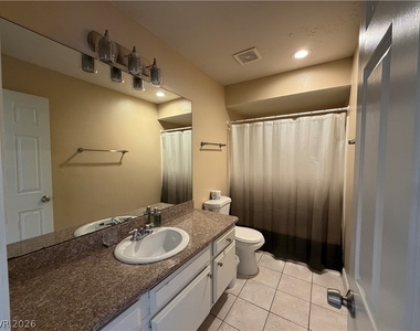 570 Willow Green Drive - Photo Thumbnail 14