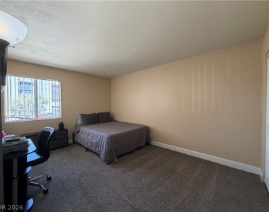 570 Willow Green Drive - Photo Thumbnail 9