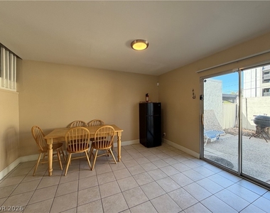 570 Willow Green Drive - Photo Thumbnail 3