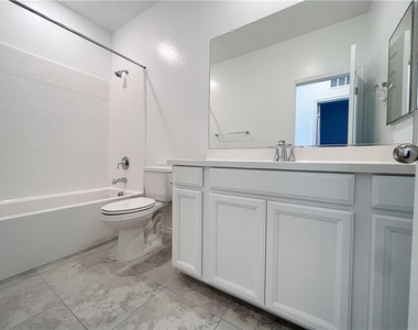 6498 Bayley Springs Avenue - Photo Thumbnail 21