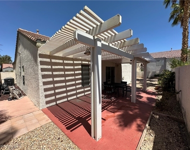 9825 Garamound Avenue - Photo Thumbnail 20