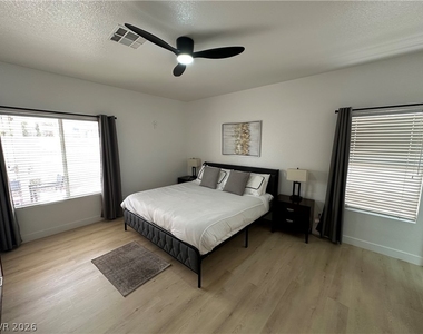 9825 Garamound Avenue - Photo Thumbnail 4