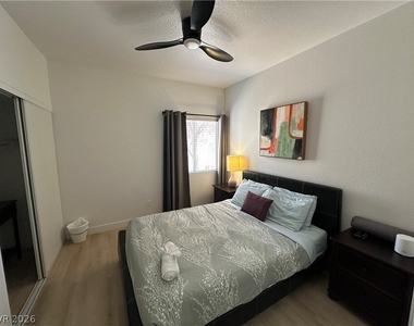 9825 Garamound Avenue - Photo Thumbnail 14