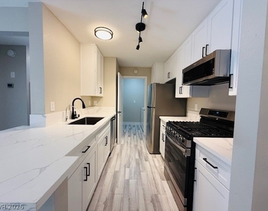 2200 S Fort Apache Road - Photo Thumbnail 10