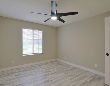 2200 S Fort Apache Road - Photo Thumbnail 16
