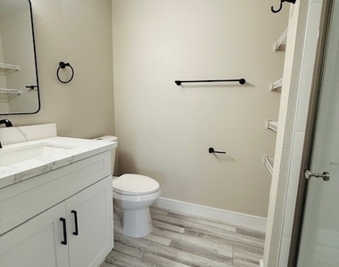 2200 S Fort Apache Road - Photo Thumbnail 16