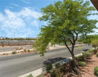 2305 W Horizon Ridge Parkway - Photo Thumbnail 29