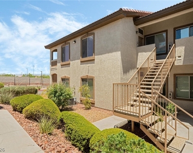 2305 W Horizon Ridge Parkway - Photo Thumbnail 4