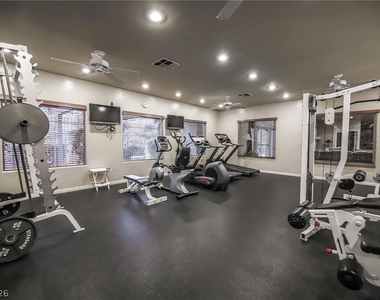 2305 W Horizon Ridge Parkway - Photo Thumbnail 31