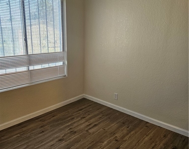 4581 Macher Way - Photo Thumbnail 3