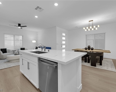 600 N Carriage Hill Drive - Photo Thumbnail 17