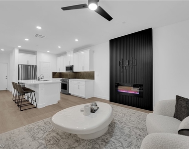 600 N Carriage Hill Drive - Photo Thumbnail 15