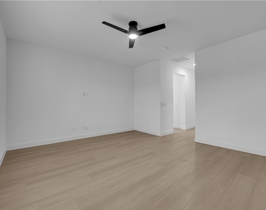 600 N Carriage Hill Drive - Photo Thumbnail 37
