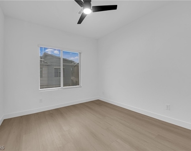 600 N Carriage Hill Drive - Photo Thumbnail 30